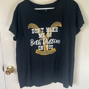 Black Graphic Tee Yellowstone, 2XL women’s